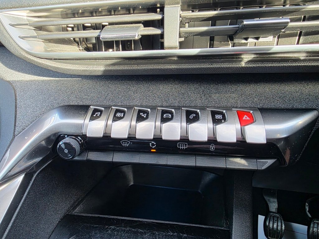 Used Peugeot 3008 2017 for sale - 76768085: Photo 25