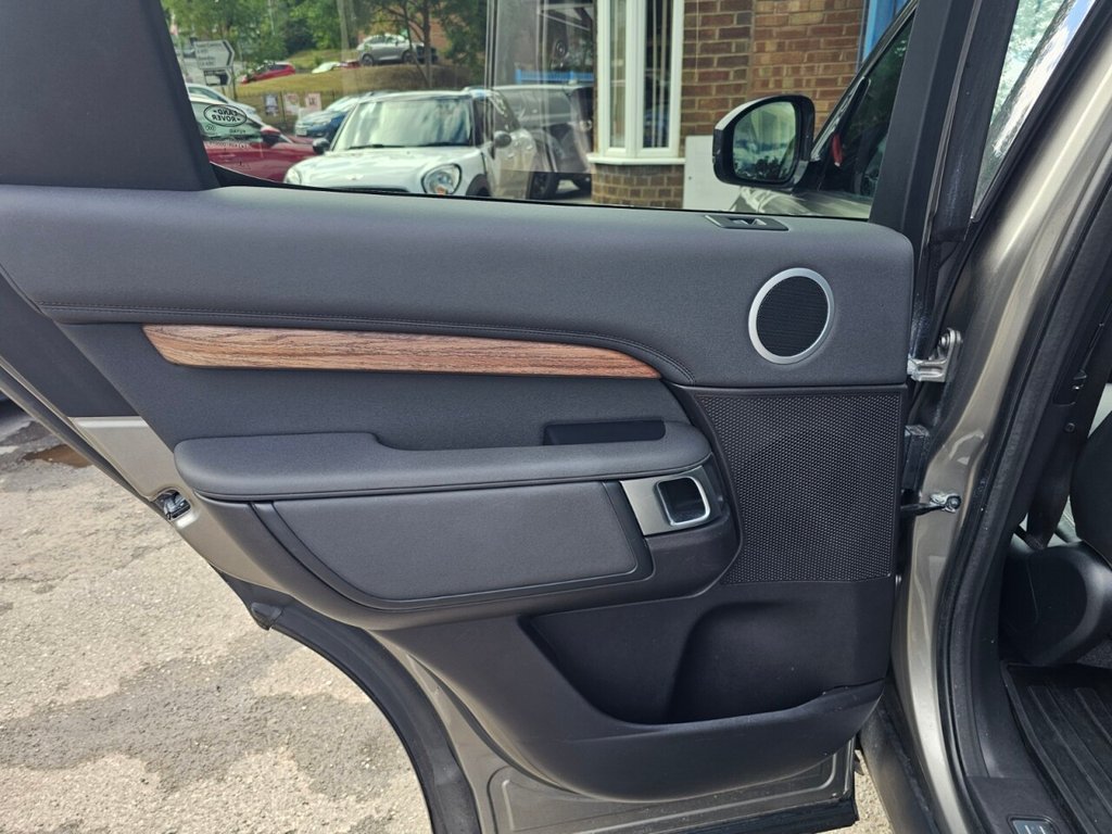 Used Land Rover Discovery 2018 for sale - 76950208: Photo 16