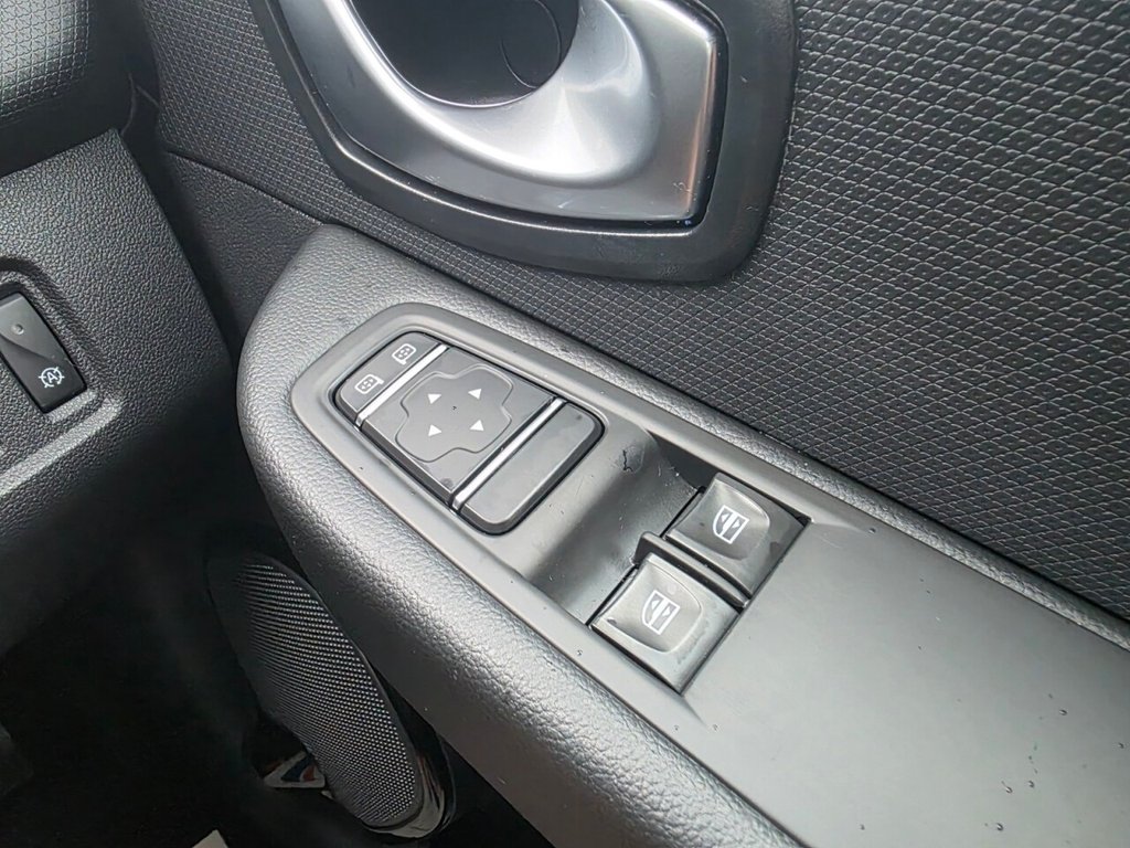 Used Renault Clio 2017 for sale - 77110822: Photo 25