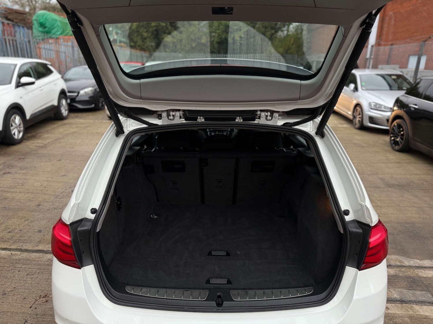 Used BMW 3 Series 2018 for sale - 76589724: Photo 45