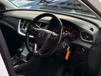 Used Vauxhall Grandland X 2018 for sale - 76159797: Photo 3