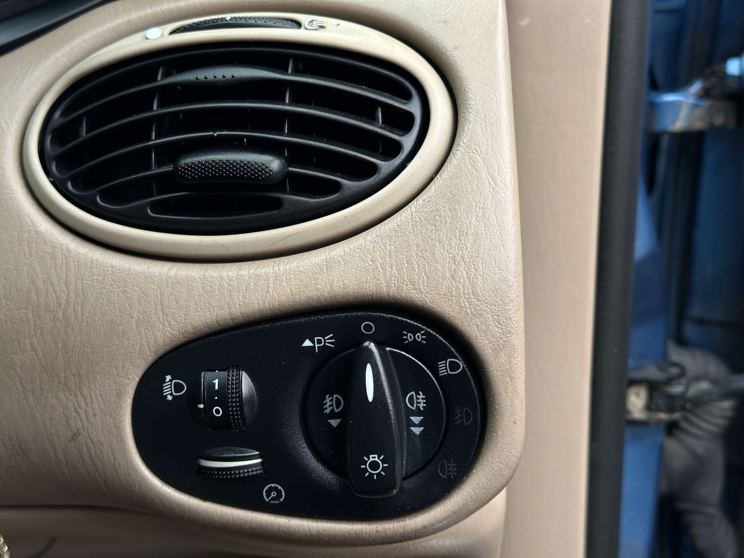 Used Ford Focus 2002 for sale - 76933029: Photo 17