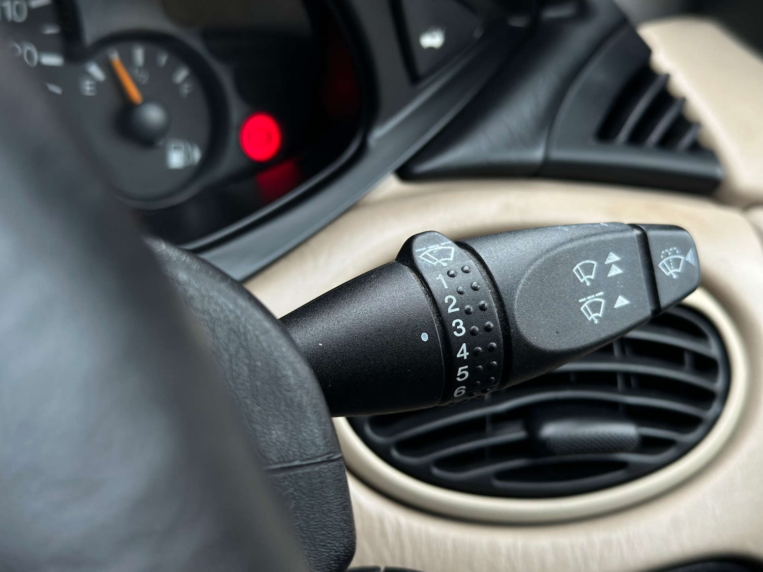 Used Ford Focus 2002 for sale - 76933029: Photo 18