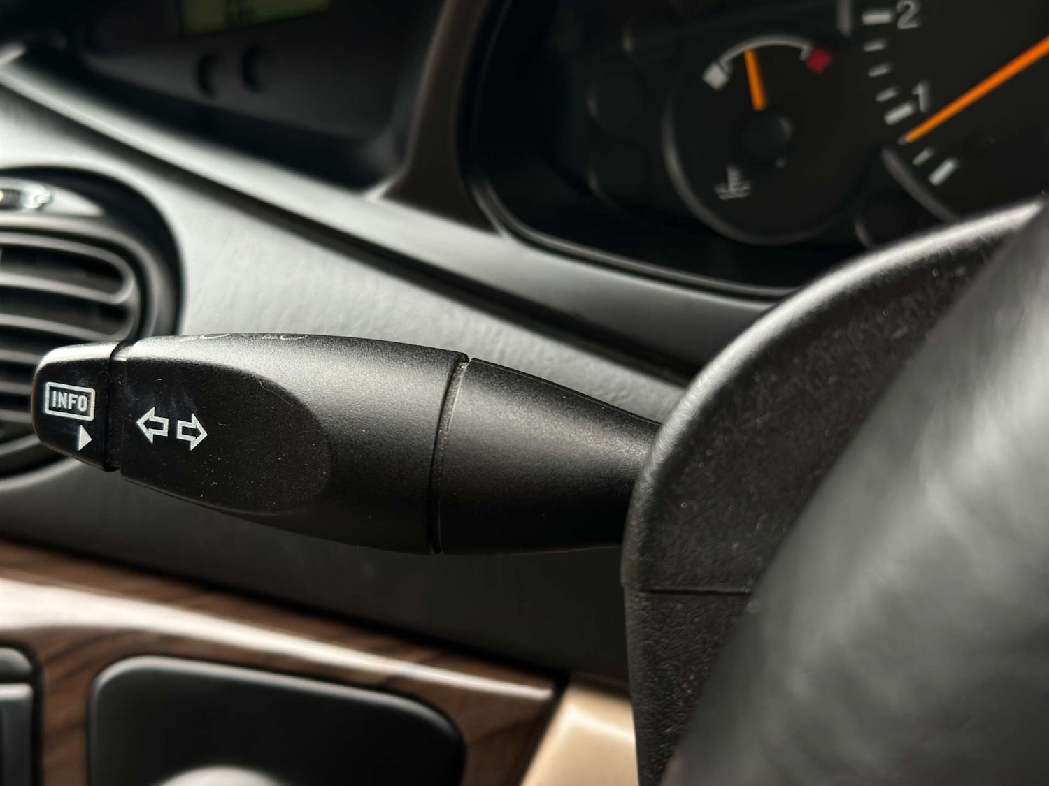 Used Ford Focus 2002 for sale - 76933029: Photo 19