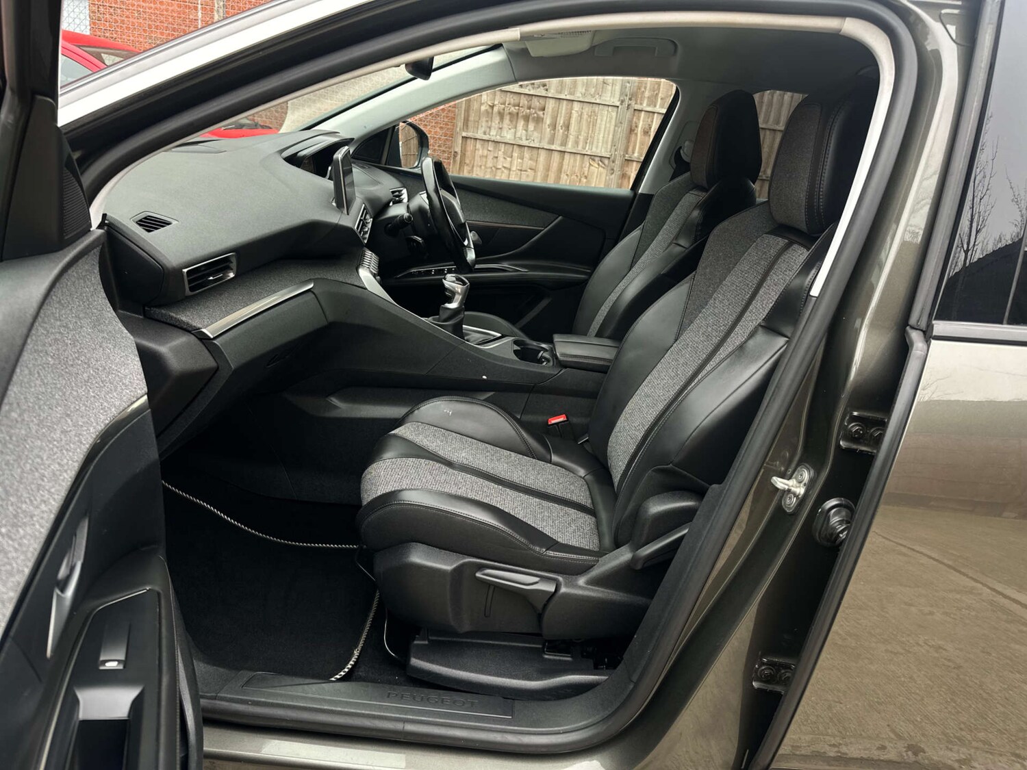 Used Peugeot 3008 2018 for sale - 77383406: Photo 35