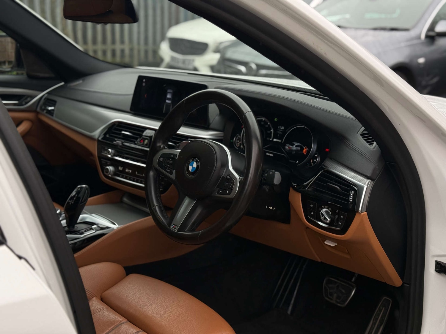 Used BMW 5 Series 2018 for sale - 77688287: Photo 2