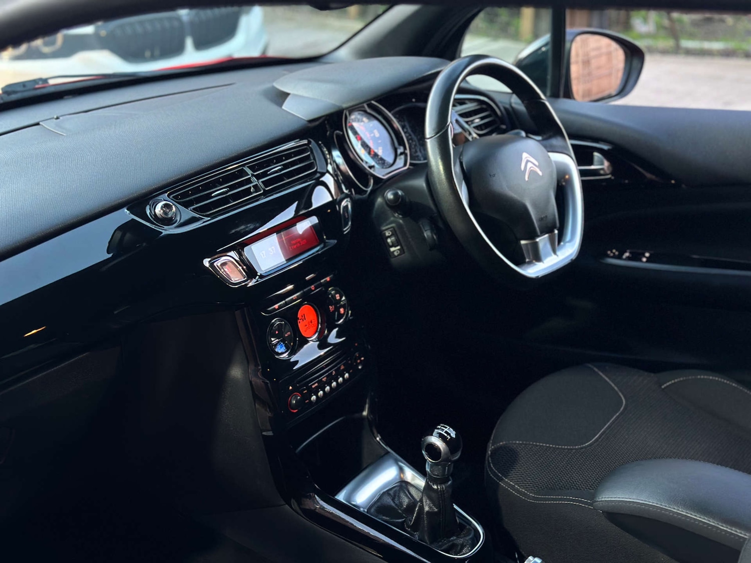 Used Citroen DS3 2013 for sale - 77845669: Photo 2