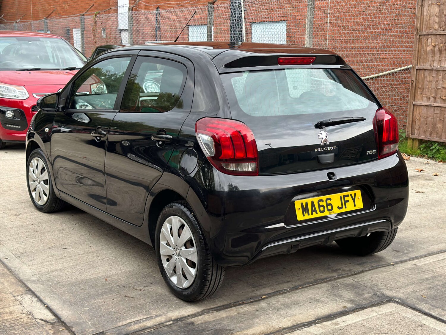 Used Peugeot 108 2016 for sale - 75936130: Photo 17