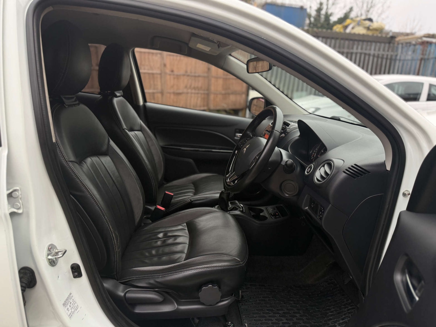 Used Mitsubishi Mirage 2018 for sale - 76830031: Photo 27