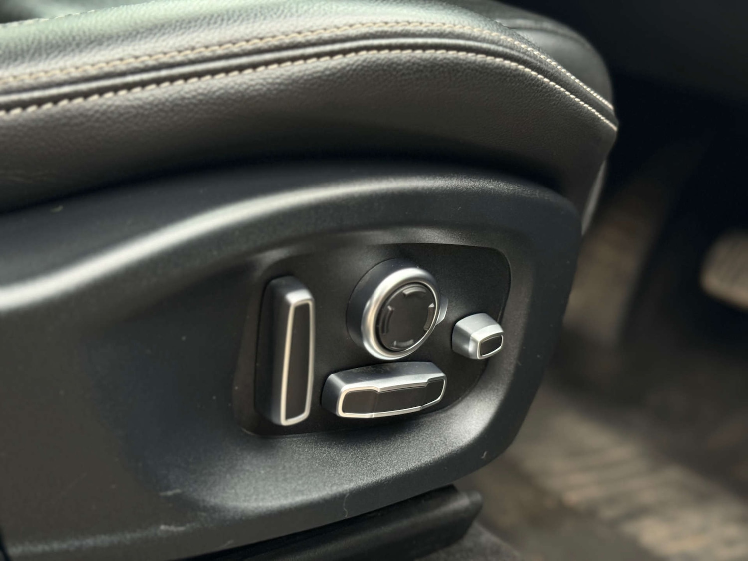 Used Jaguar F-Pace 2018 for sale - 76601891: Photo 37