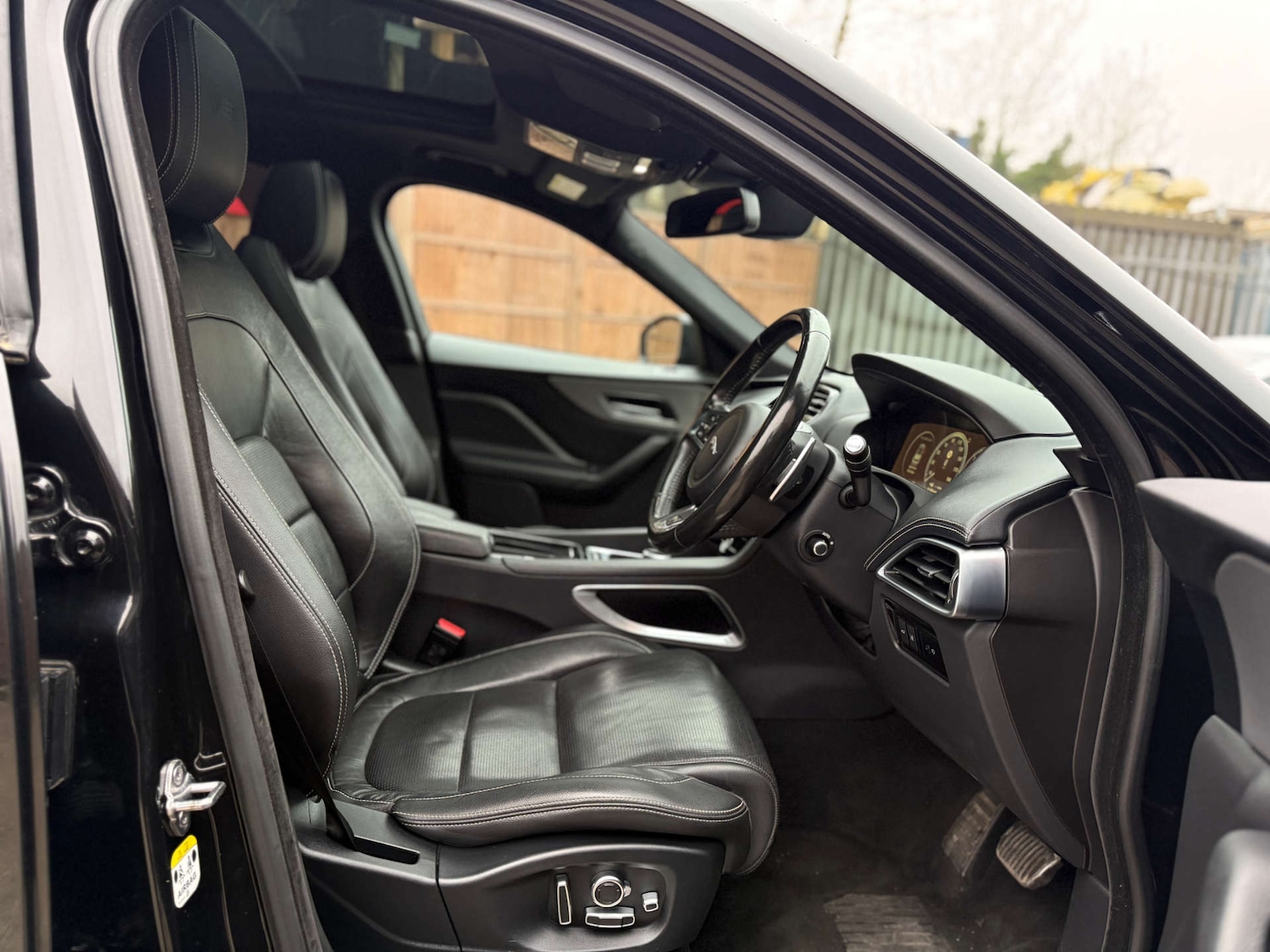 Used Jaguar F-Pace 2018 for sale - 76601891: Photo 38