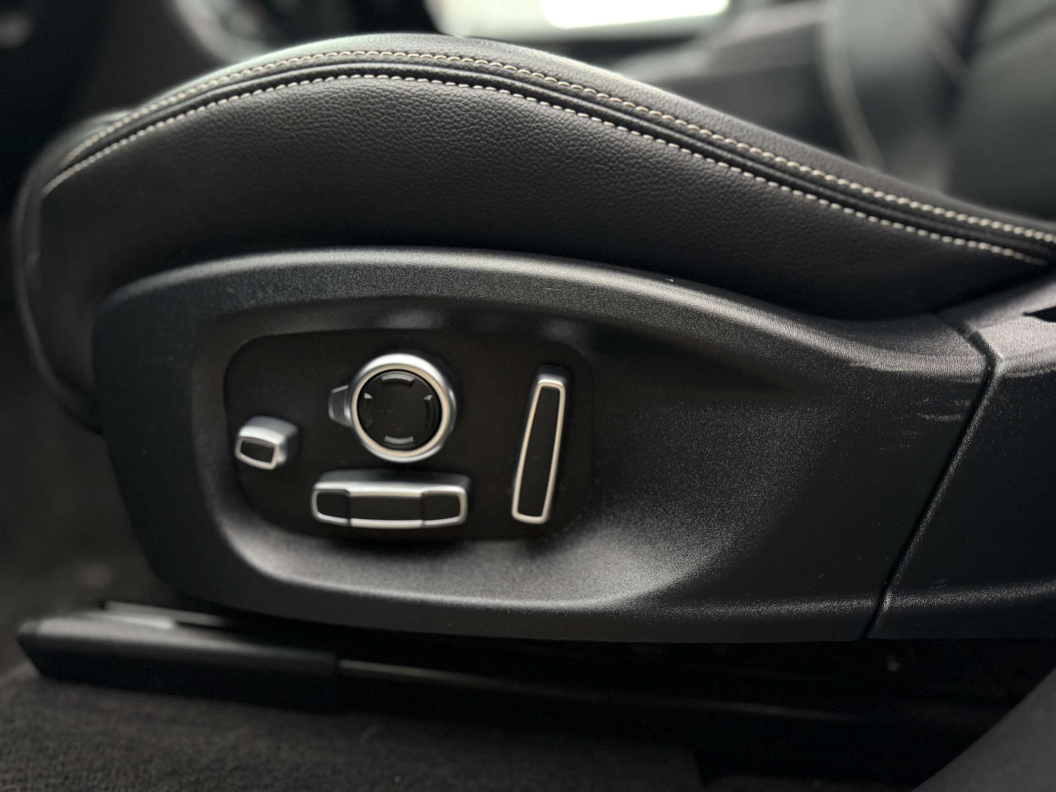 Used Jaguar F-Pace 2018 for sale - 76601891: Photo 47