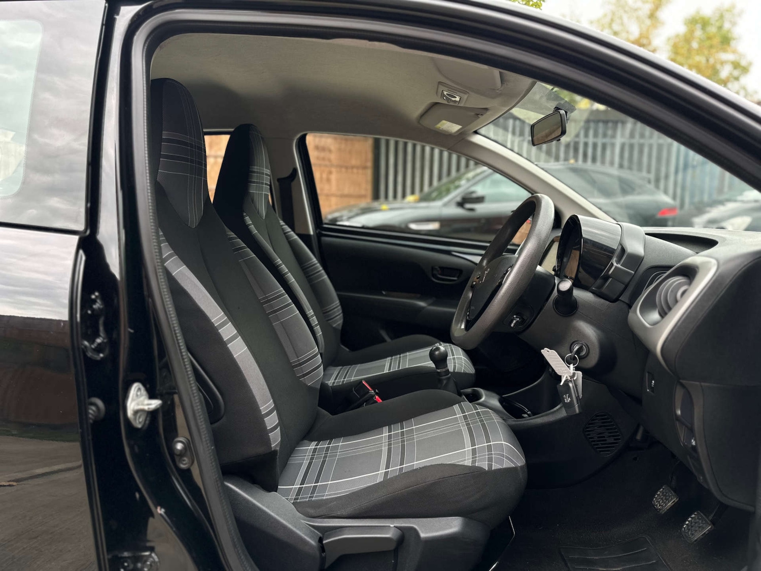 Used Peugeot 108 2016 for sale - 76602012: Photo 32