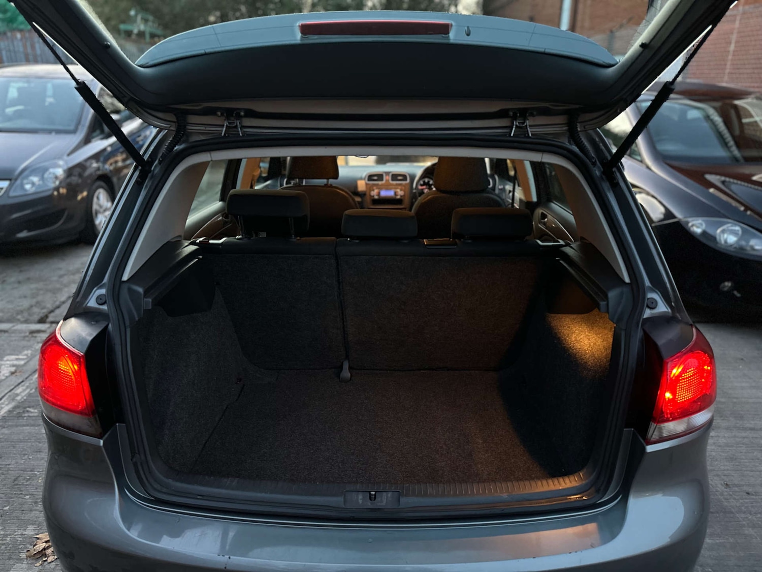 Used Volkswagen Golf 2010 for sale - 76518059: Photo 32