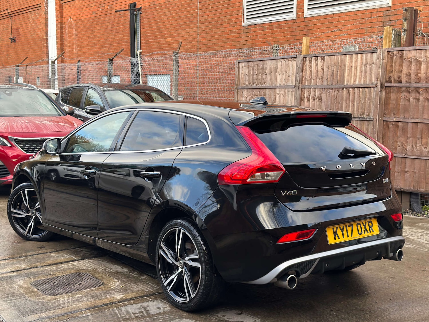 Used Volvo V40 2017 for sale - 76836462: Photo 11