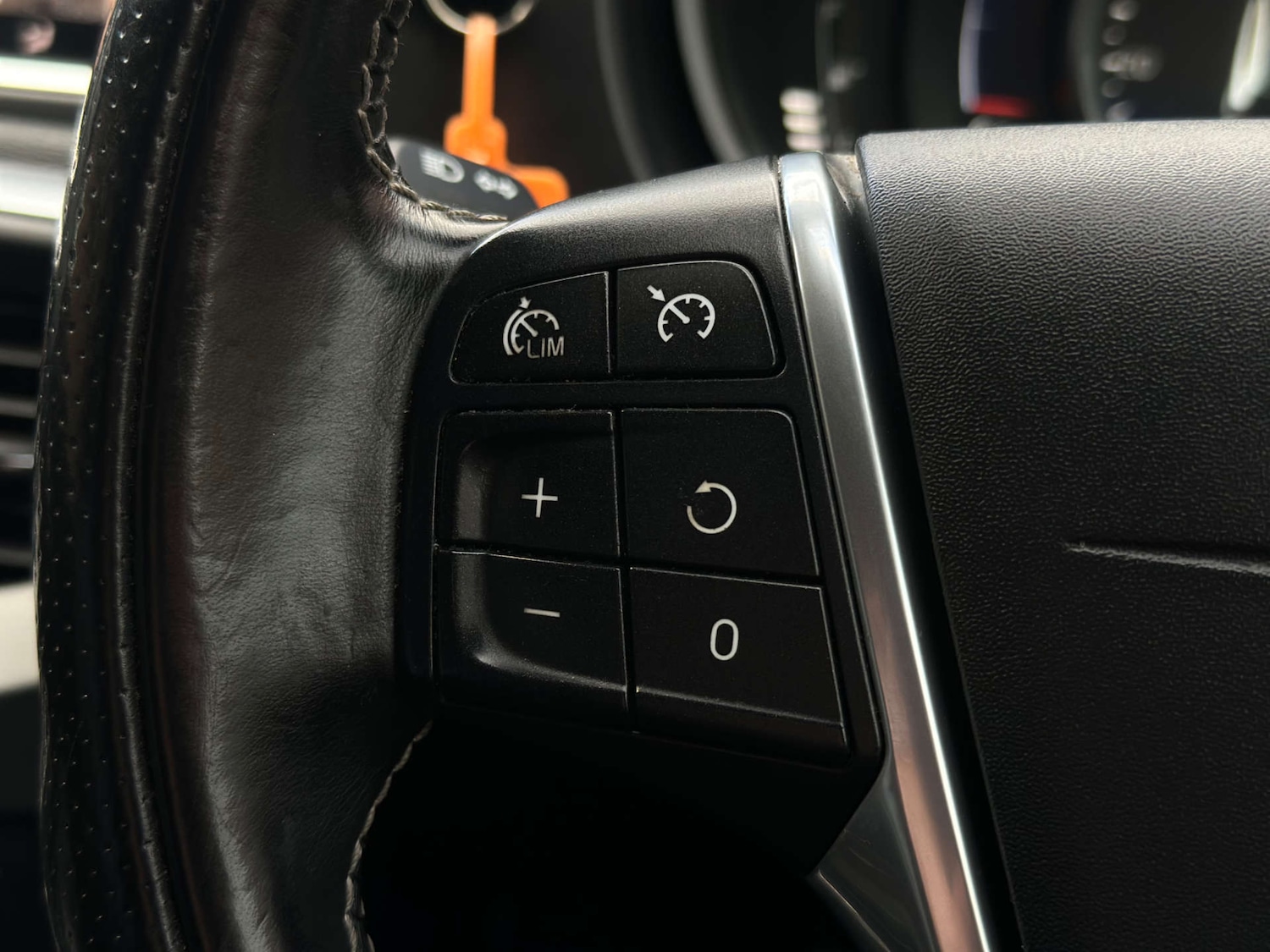 Used Volvo V40 2017 for sale - 76836462: Photo 19