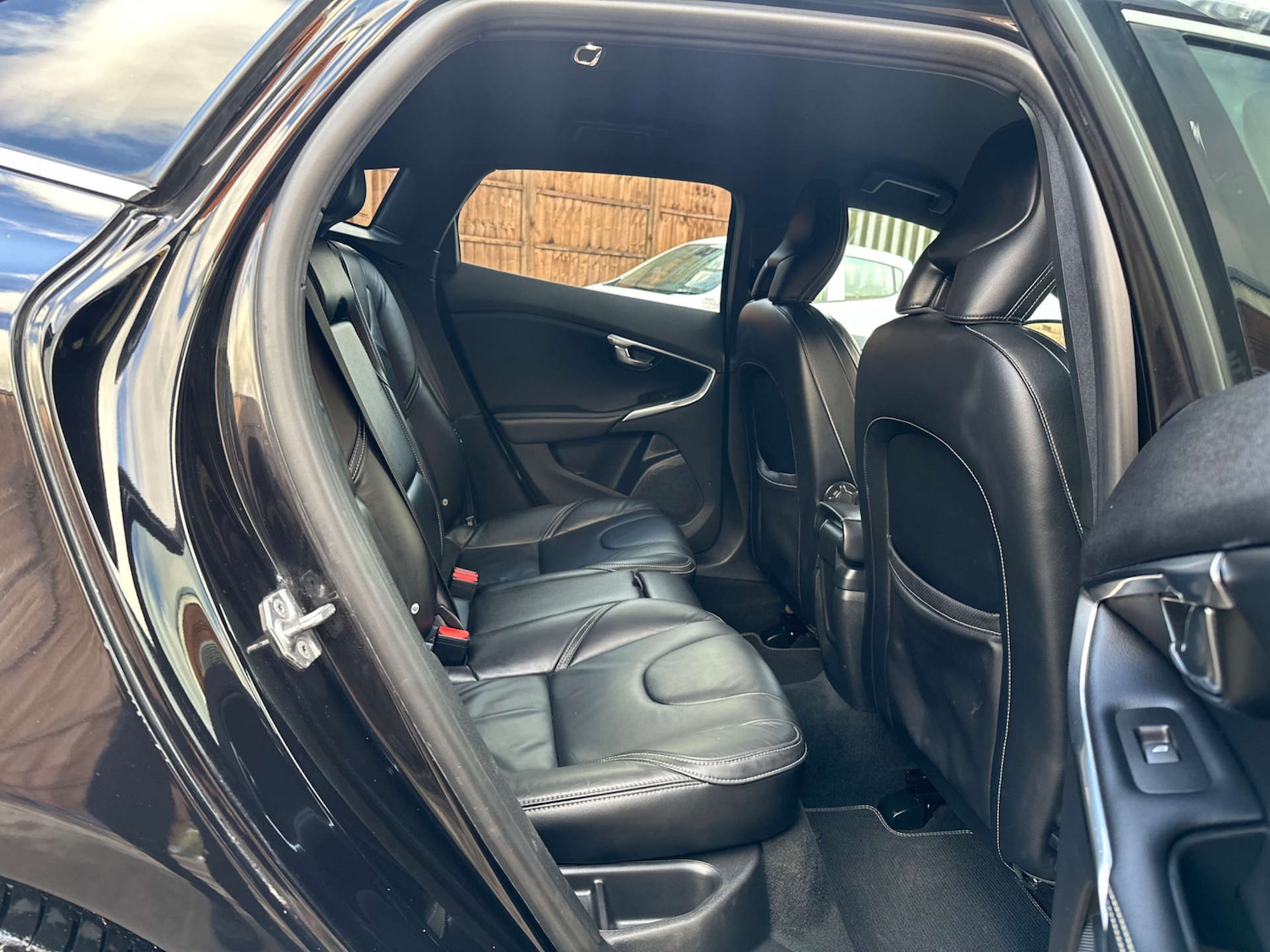 Used Volvo V40 2017 for sale - 76836462: Photo 30