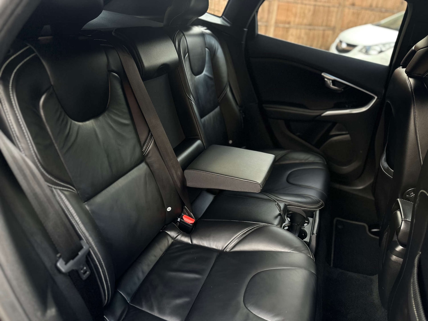 Used Volvo V40 2017 for sale - 76836462: Photo 32