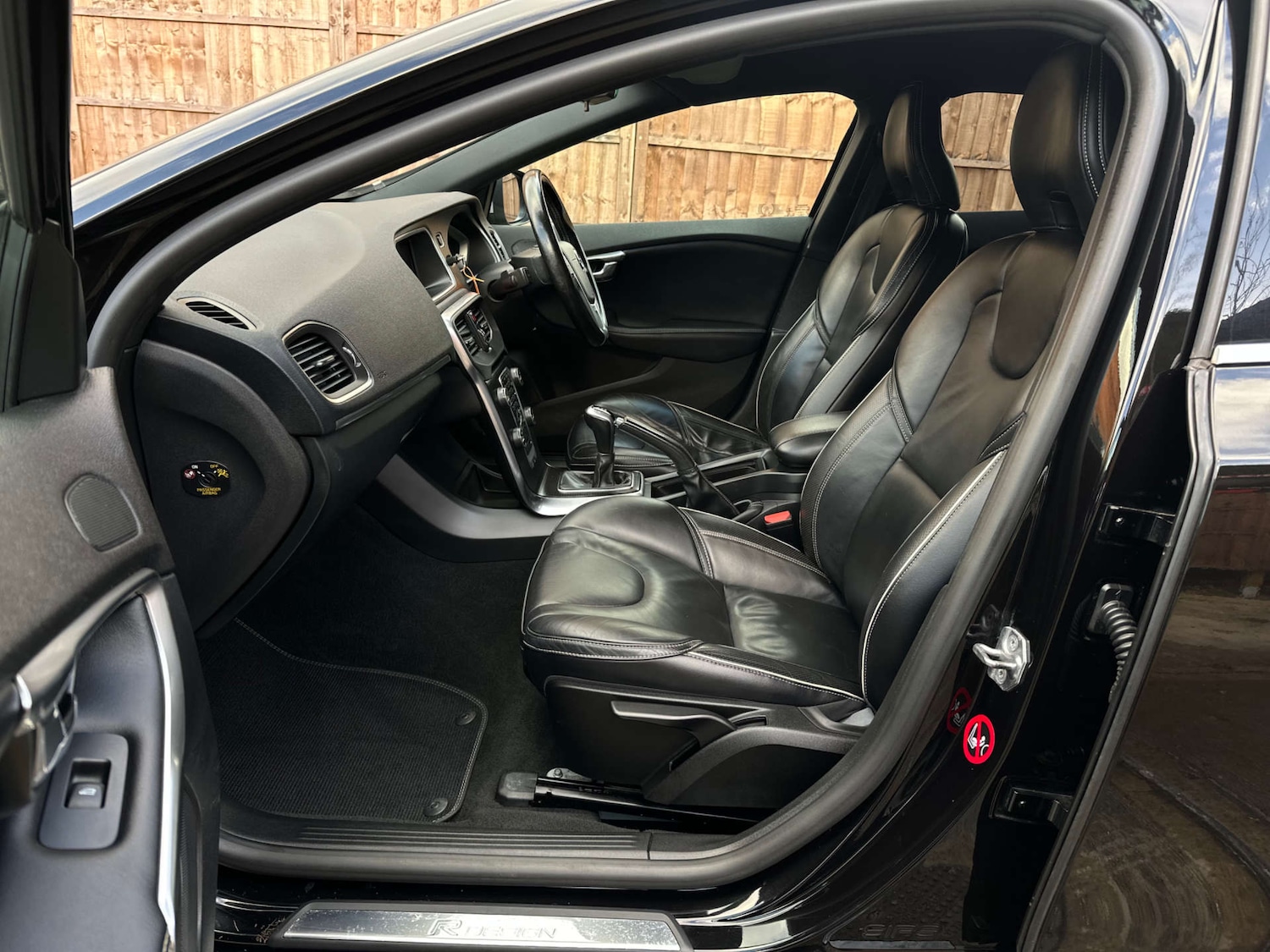 Used Volvo V40 2017 for sale - 76836462: Photo 35