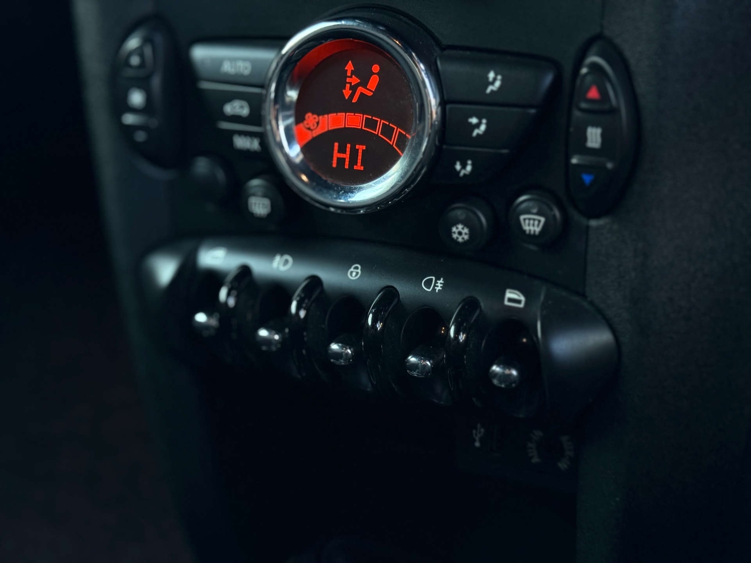 Used MINI Hatch 2011 for sale - 76836458: Photo 27