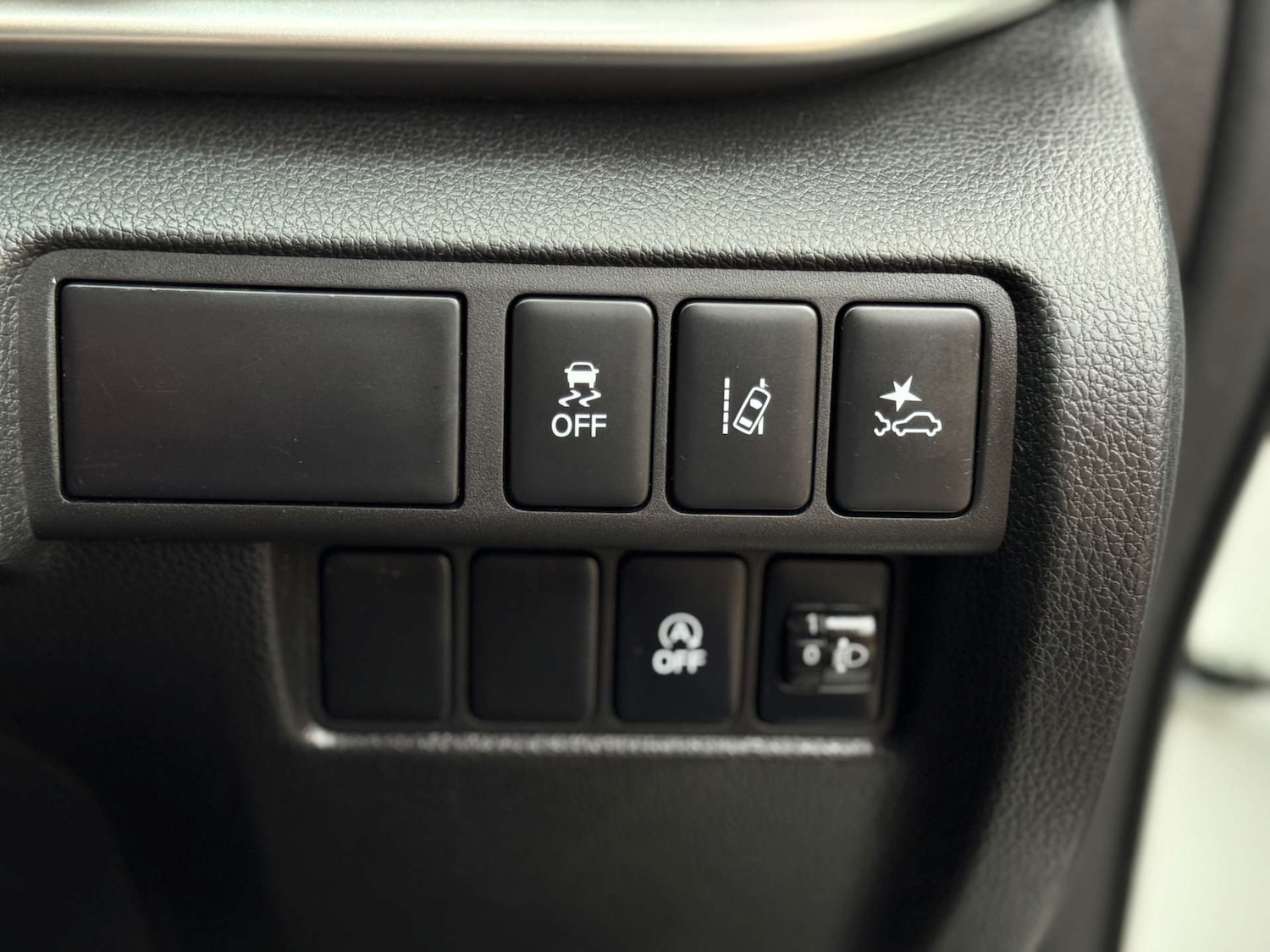 Used Mitsubishi Eclipse Cross 2018 for sale - 76611733: Photo 18