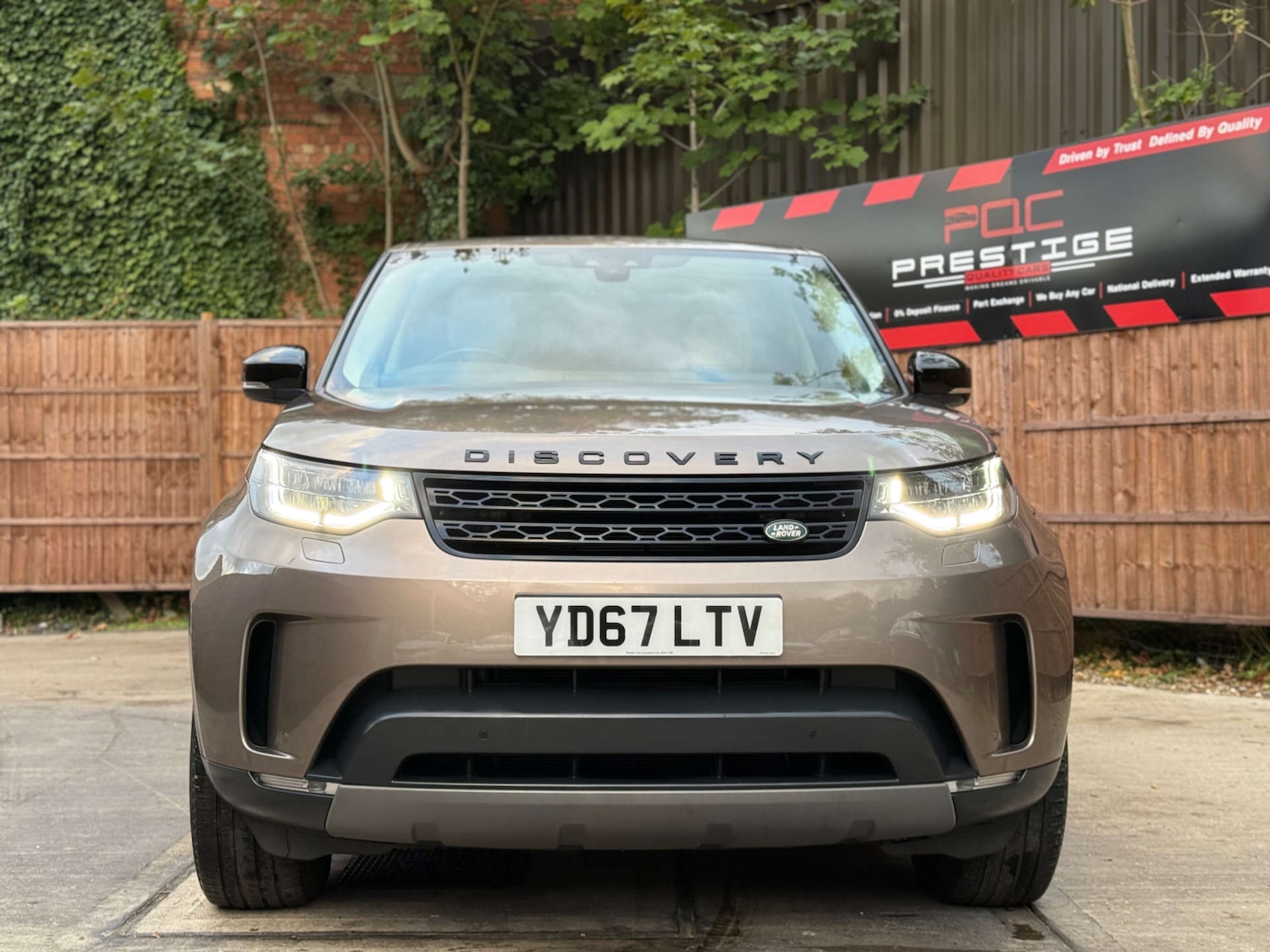 Used Land Rover Discovery 2017 for sale - 76601393: Photo 14
