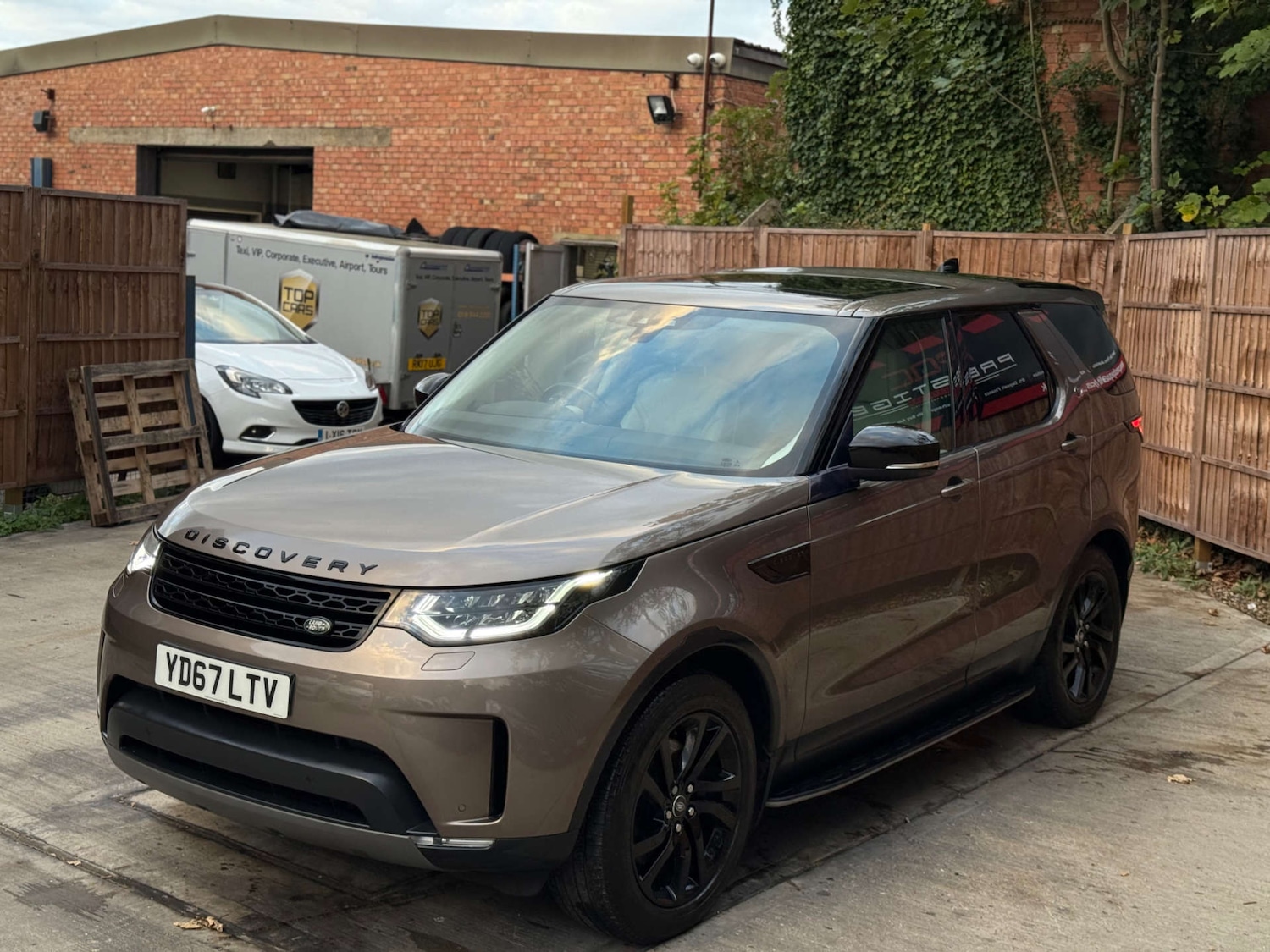 Used Land Rover Discovery 2017 for sale - 76601393: Photo 18