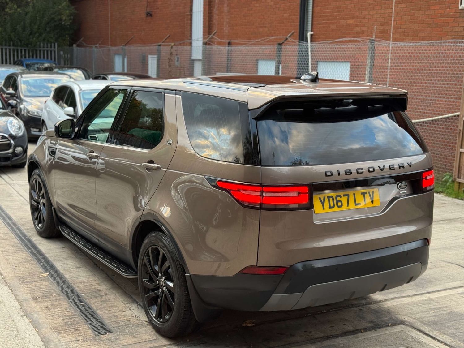 Used Land Rover Discovery 2017 for sale - 76601393: Photo 27