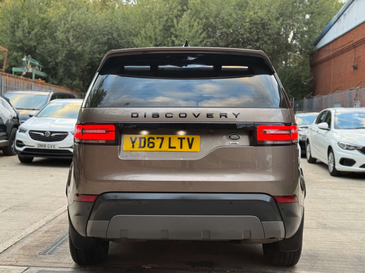 Used Land Rover Discovery 2017 for sale - 76601393: Photo 28