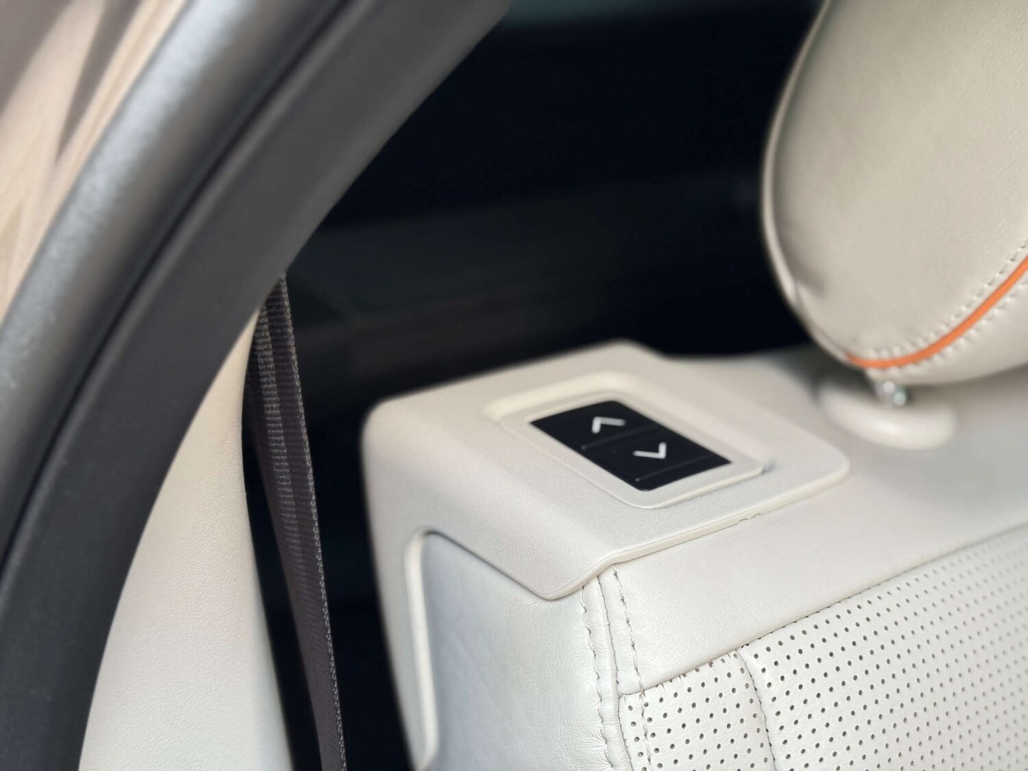 Used Land Rover Discovery 2017 for sale - 76601393: Photo 67