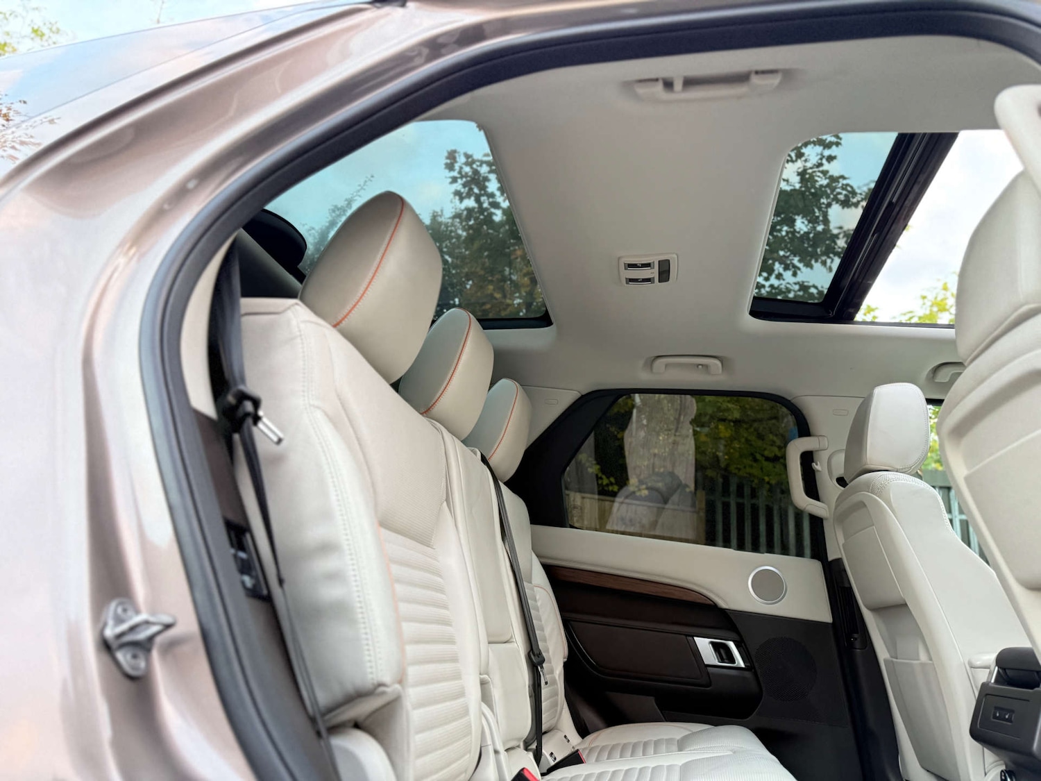 Used Land Rover Discovery 2017 for sale - 76601393: Photo 88