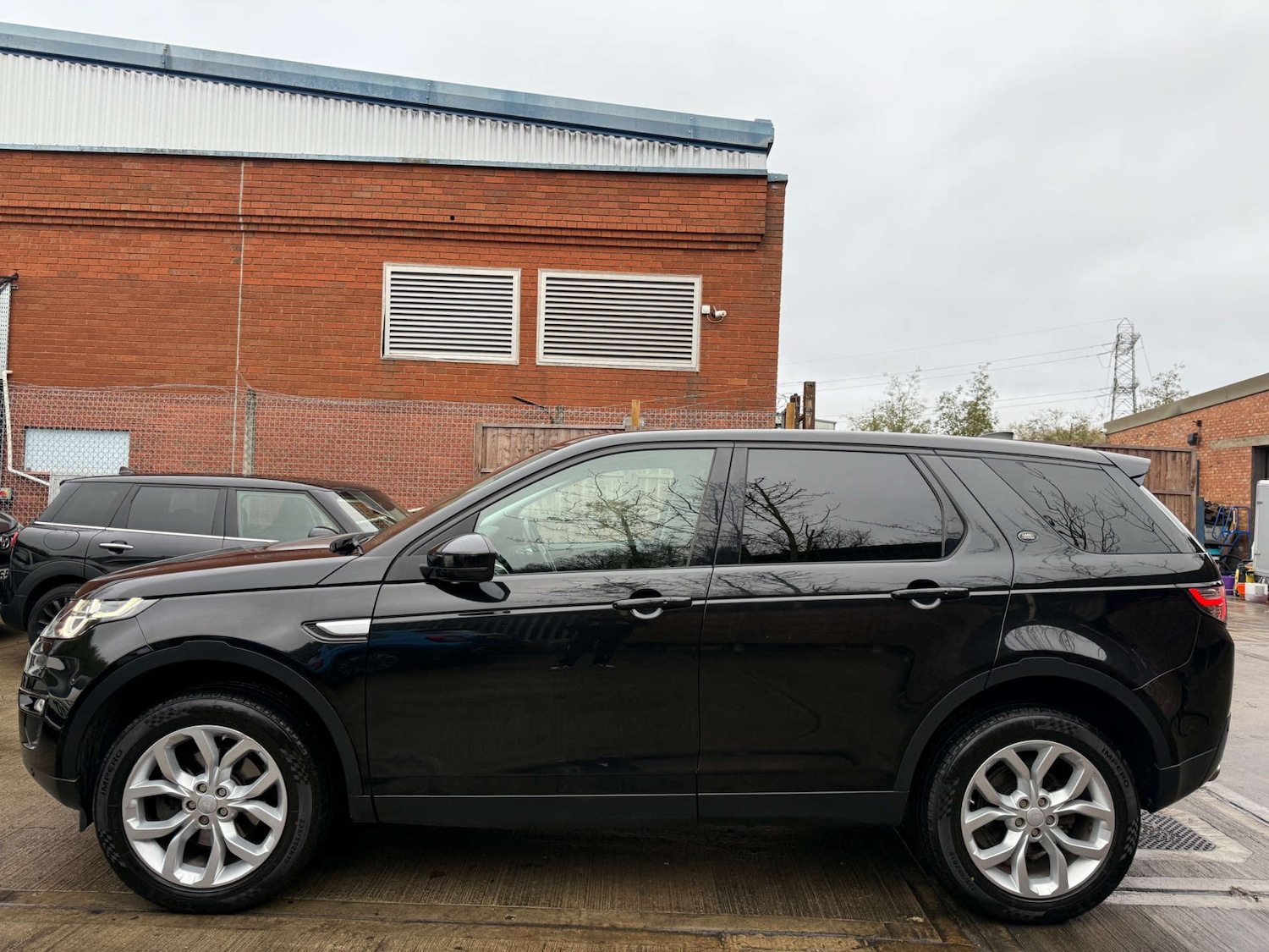 Used Land Rover Discovery Sport 2017 for sale - 76711699: Photo 16