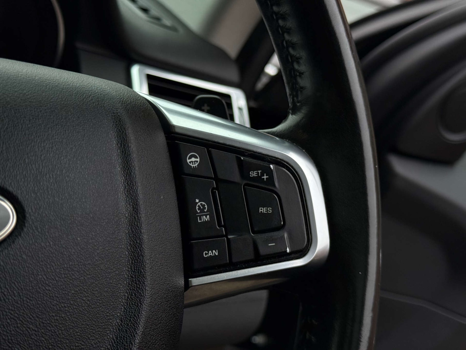 Used Land Rover Discovery Sport 2017 for sale - 76711699: Photo 27