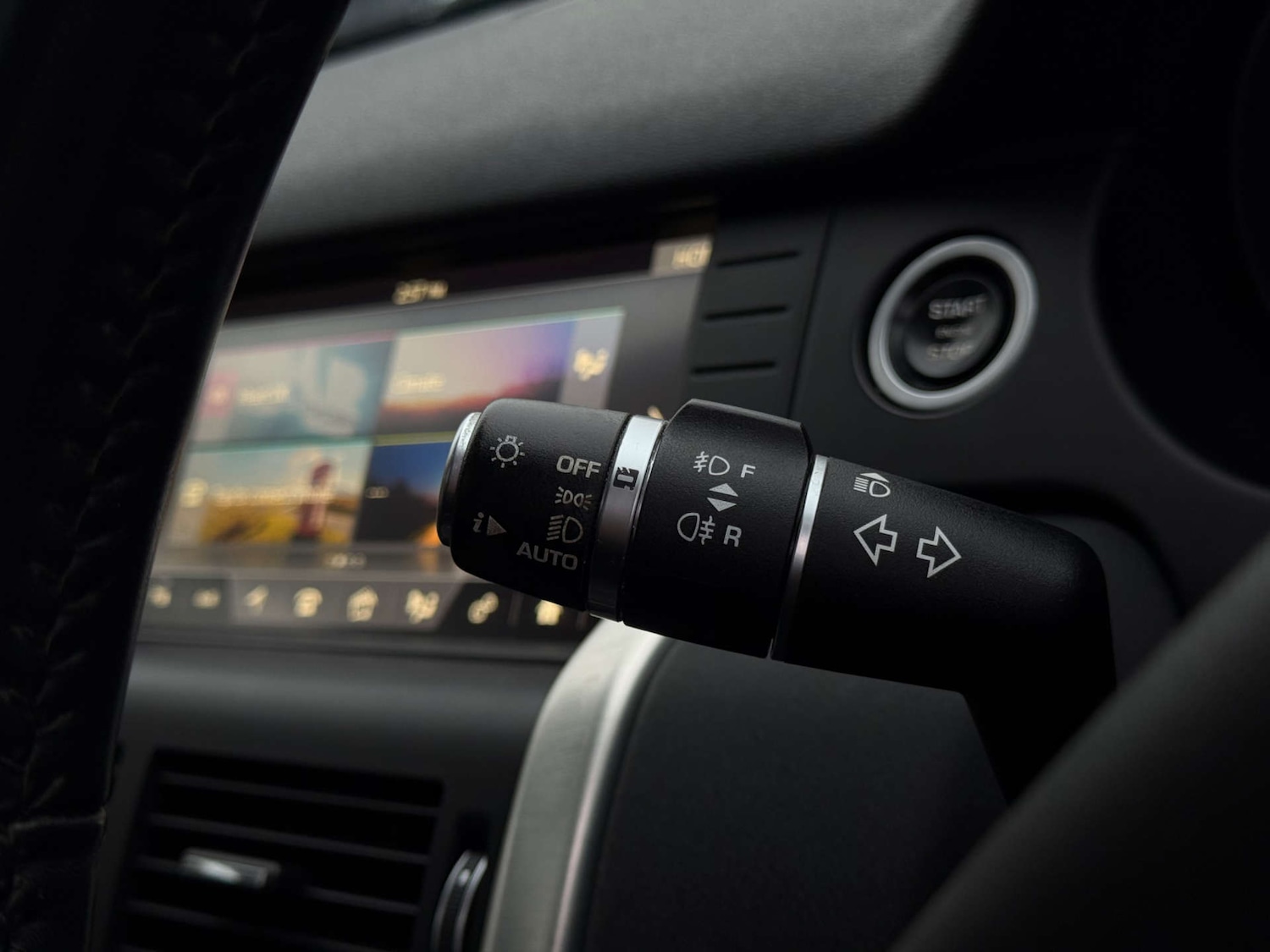 Used Land Rover Discovery Sport 2017 for sale - 76711699: Photo 32