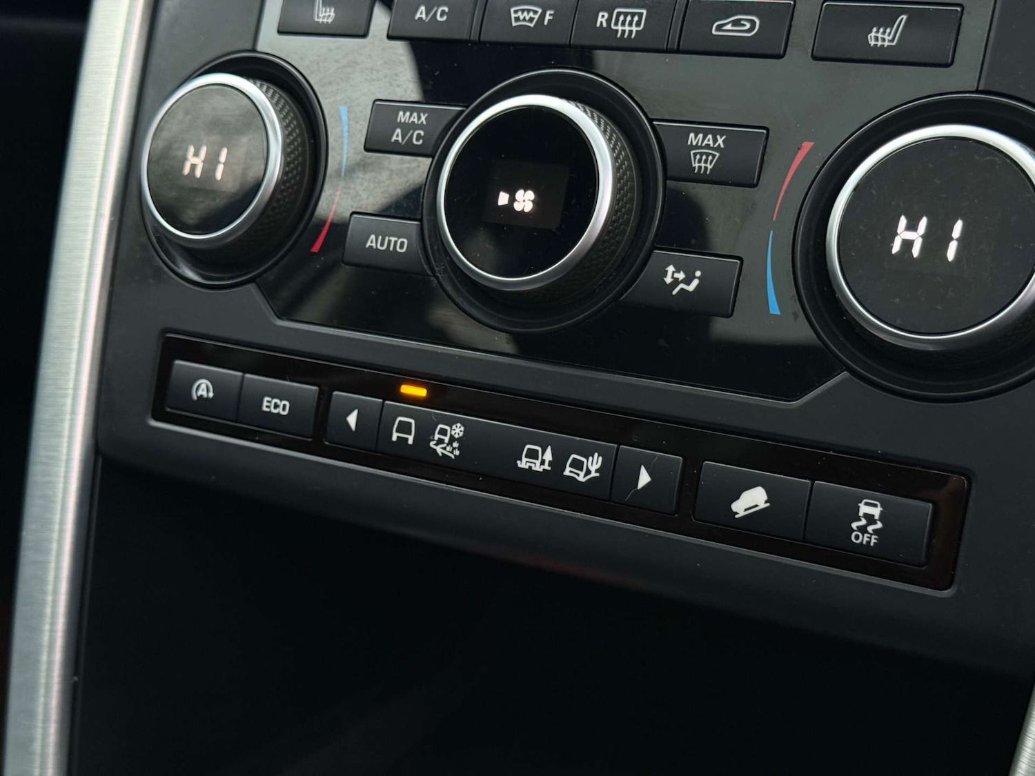 Used Land Rover Discovery Sport 2017 for sale - 76711699: Photo 40