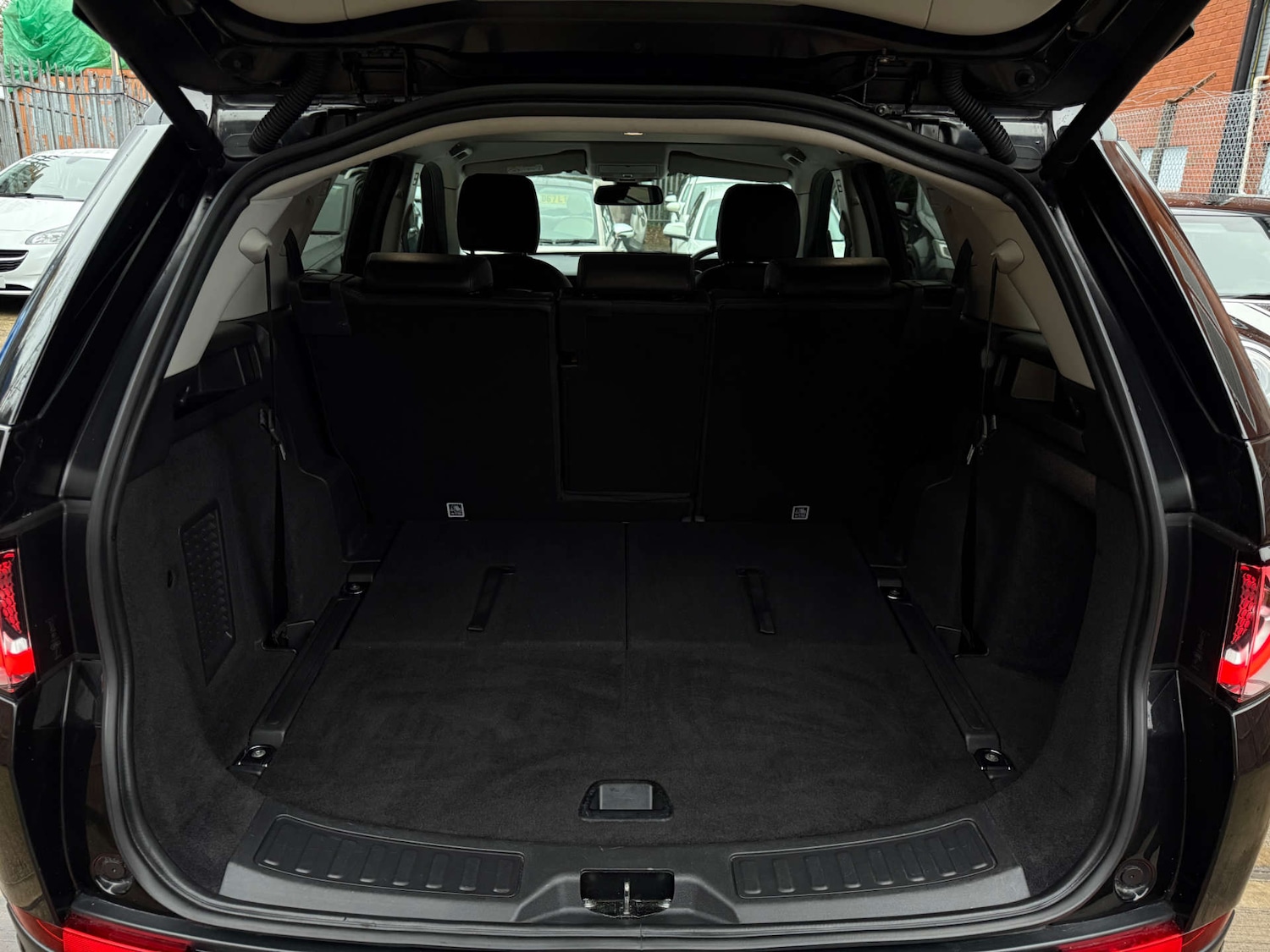 Used Land Rover Discovery Sport 2017 for sale - 76711699: Photo 50