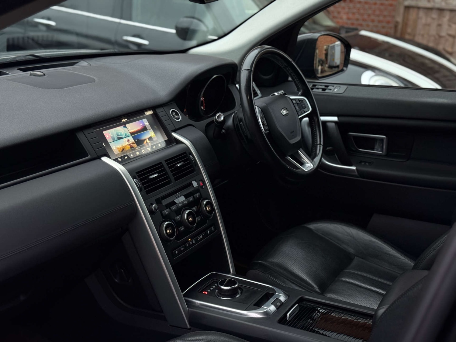 Used Land Rover Discovery Sport 2017 for sale - 76711699: Photo 60