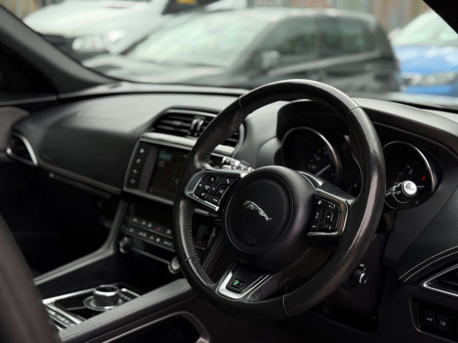 Used Jaguar F-Pace 2018 for sale - 77033678: Photo 2