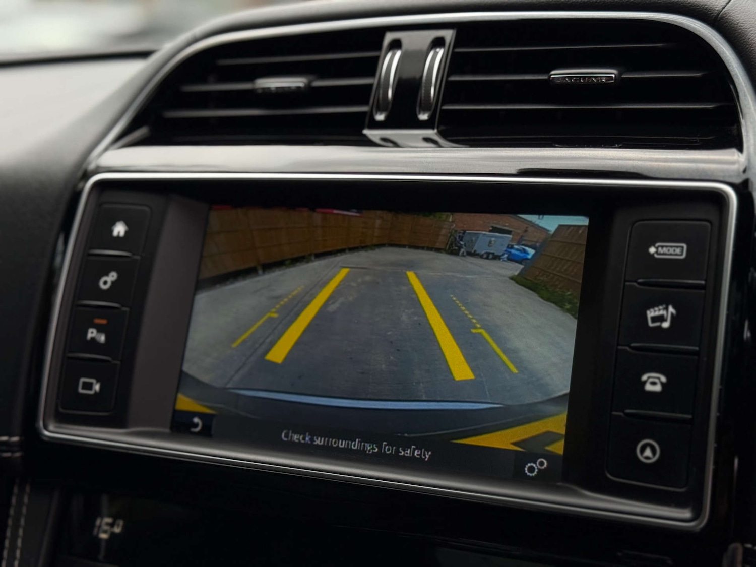 Used Jaguar F-Pace 2018 for sale - 77033678: Photo 3