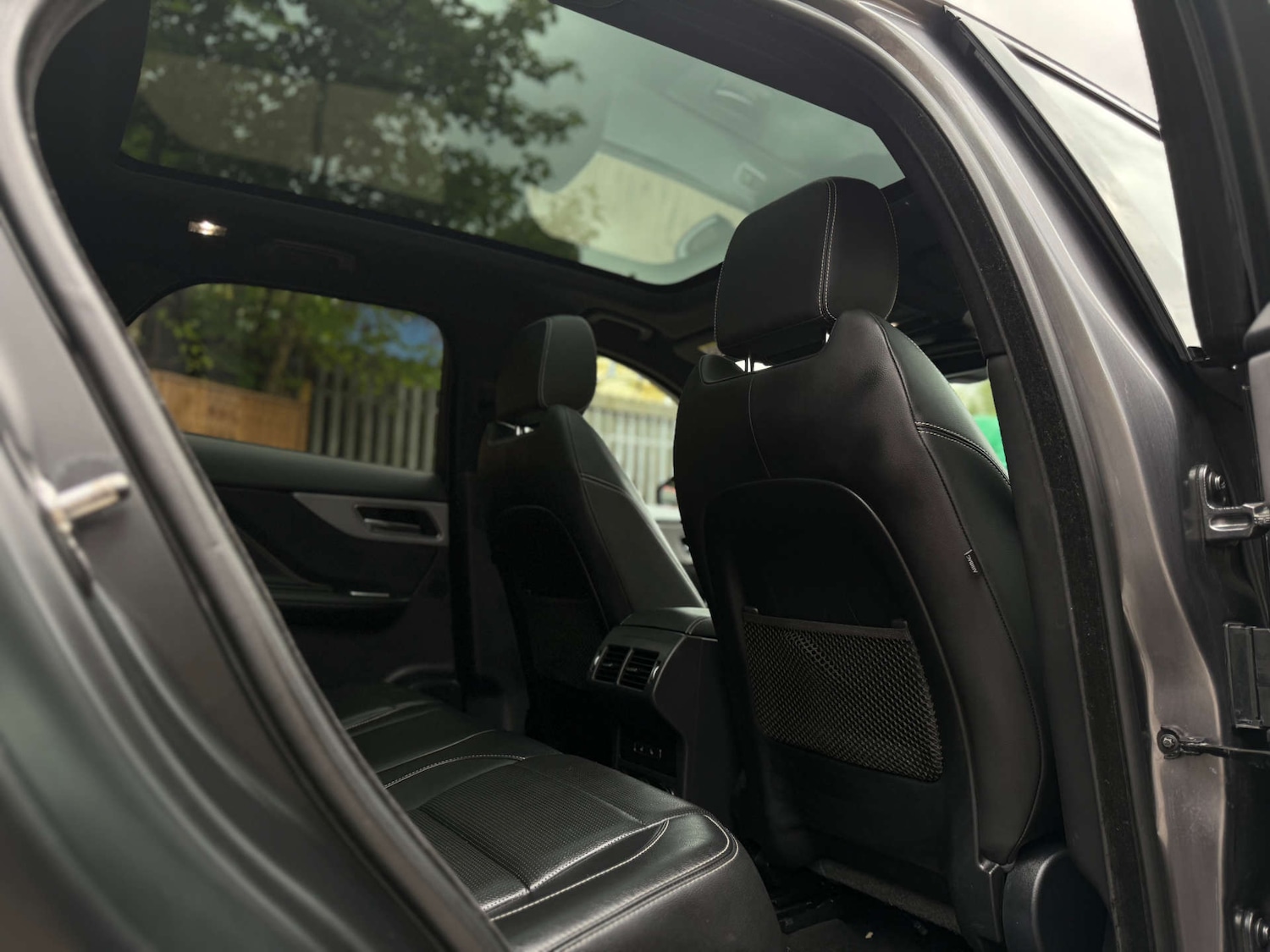 Used Jaguar F-Pace 2018 for sale - 77033678: Photo 4