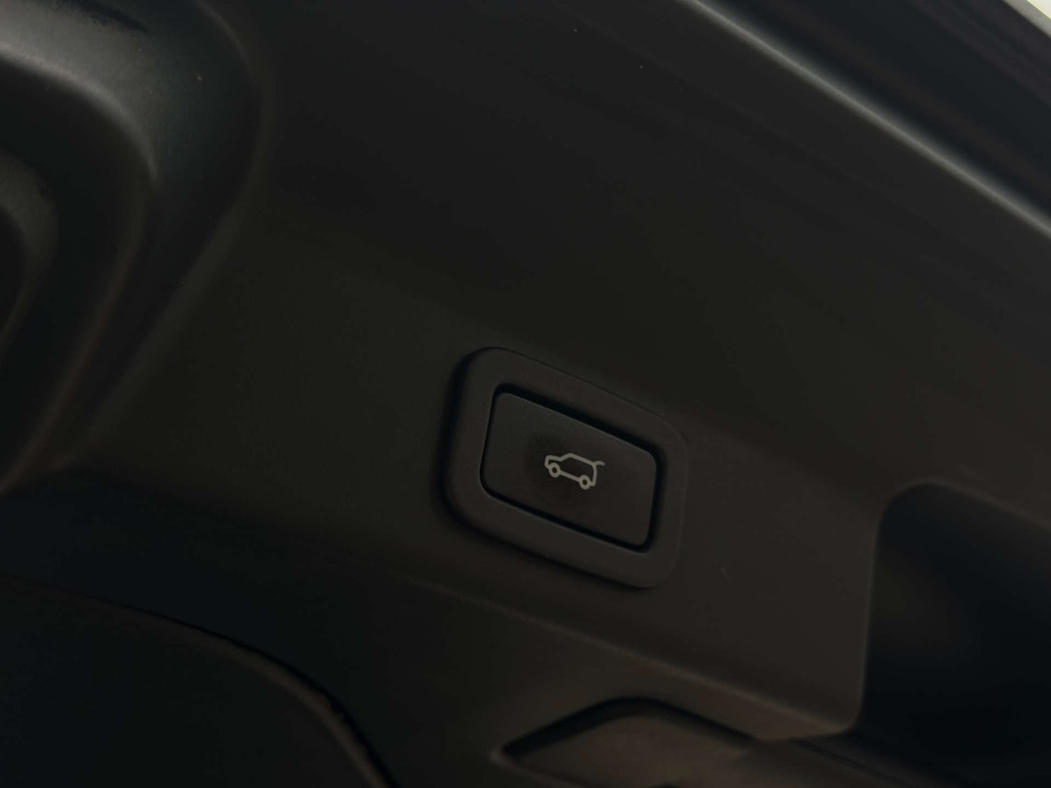 Used Jaguar F-Pace 2018 for sale - 77033678: Photo 60