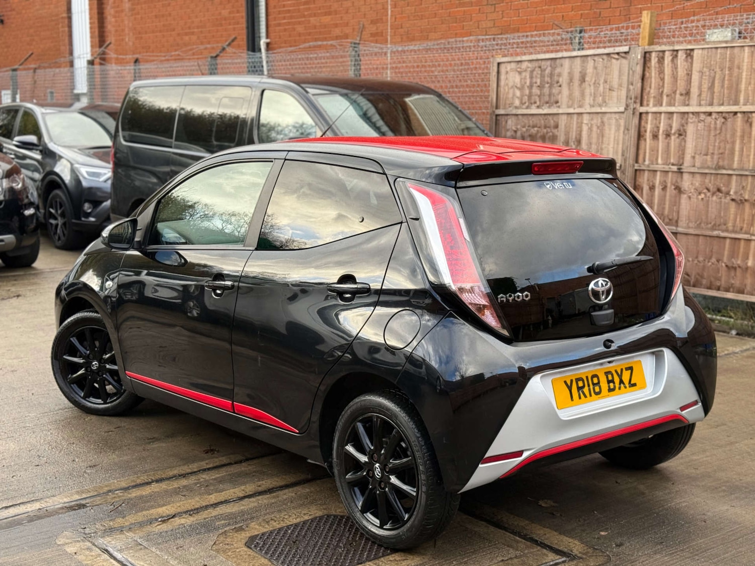 Used Toyota AYGO 2018 for sale - 76611732: Photo 11