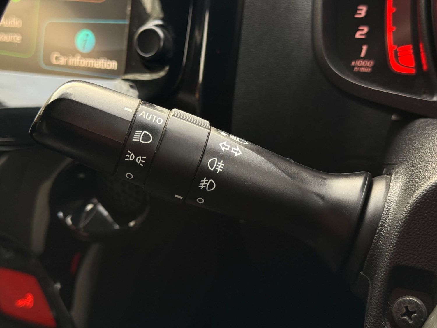 Used Toyota AYGO 2018 for sale - 76611732: Photo 22