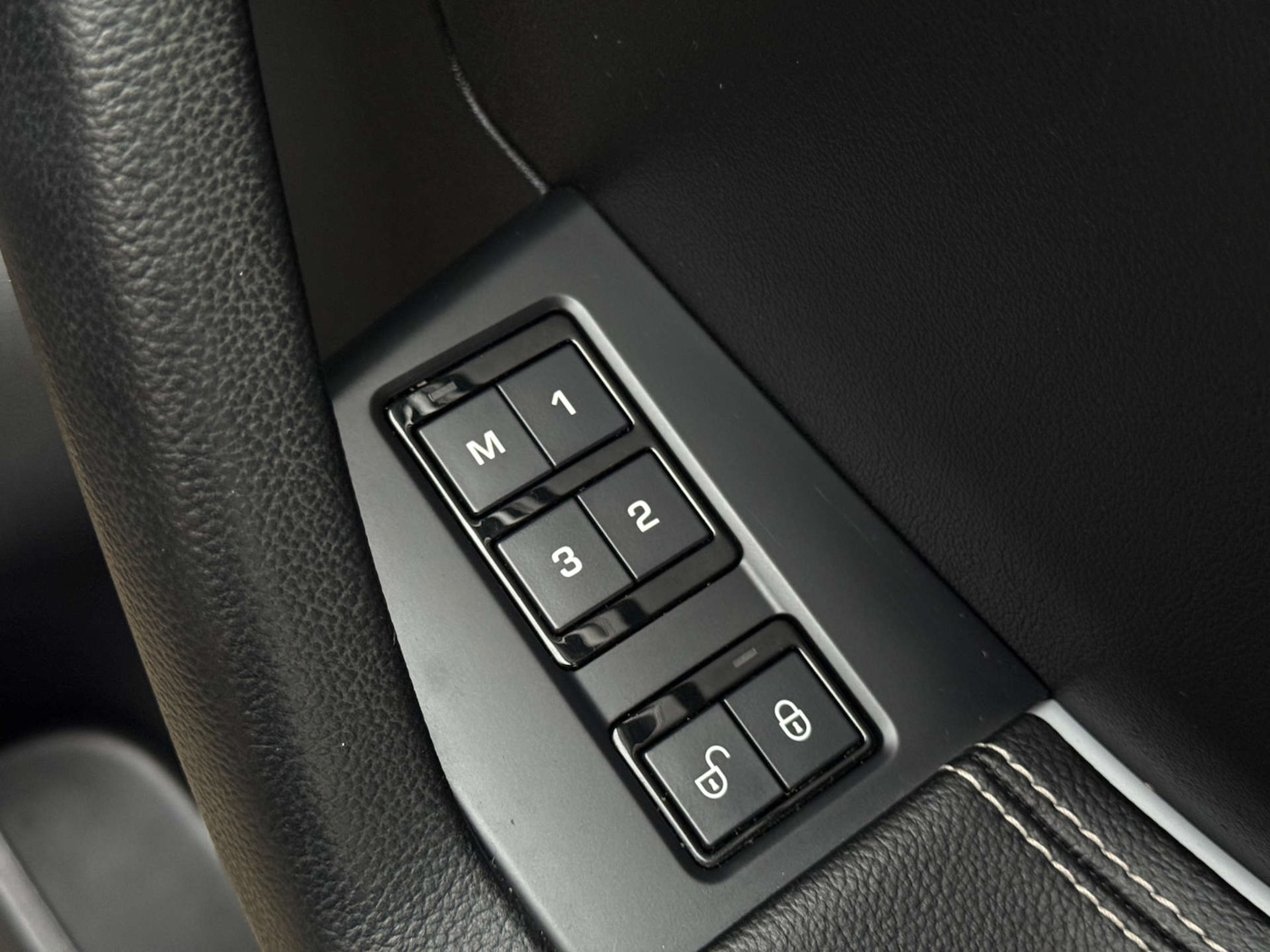 Used Jaguar F-Pace 2018 for sale - 77818832: Photo 17