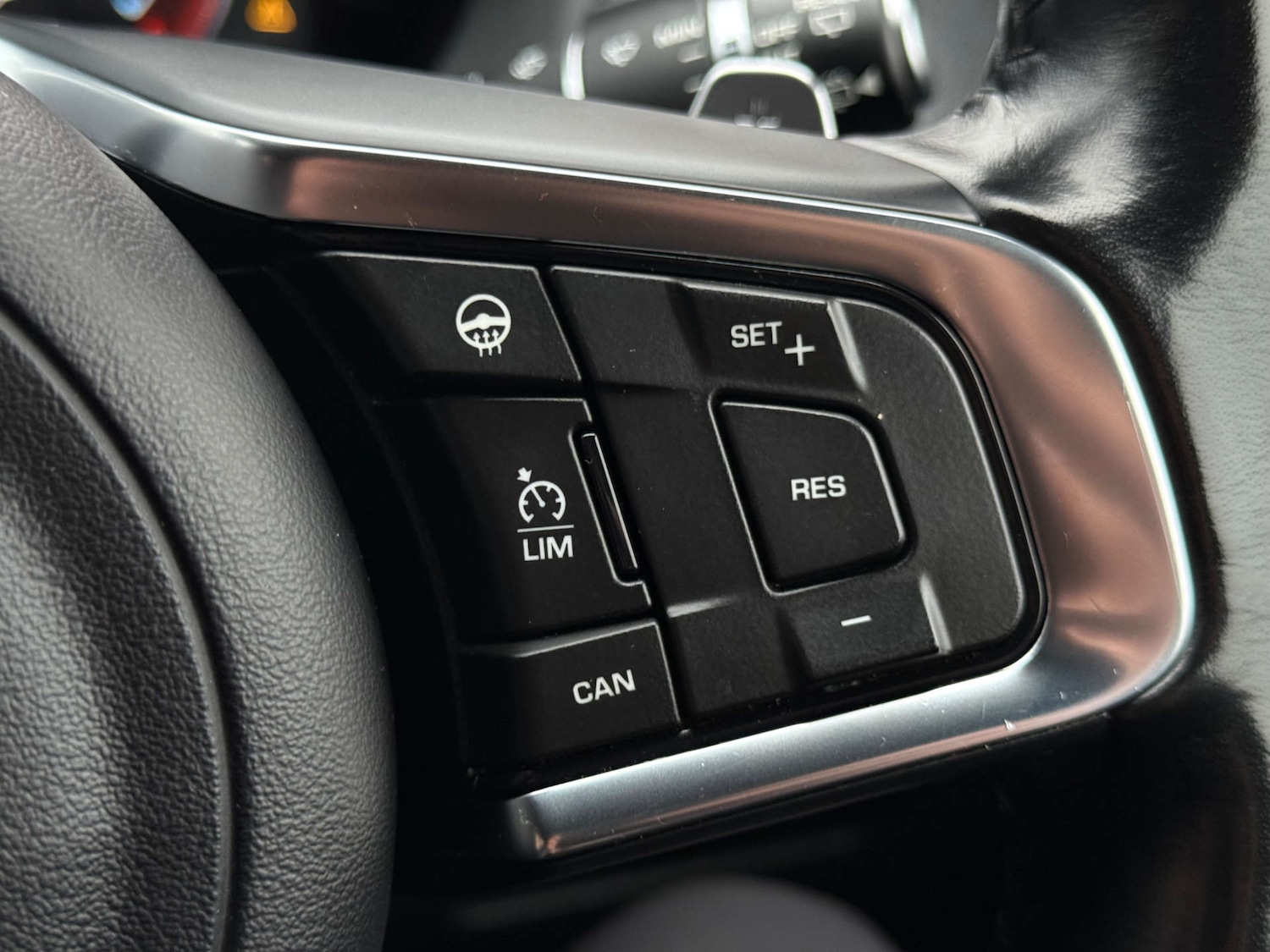 Used Jaguar F-Pace 2018 for sale - 77818832: Photo 23