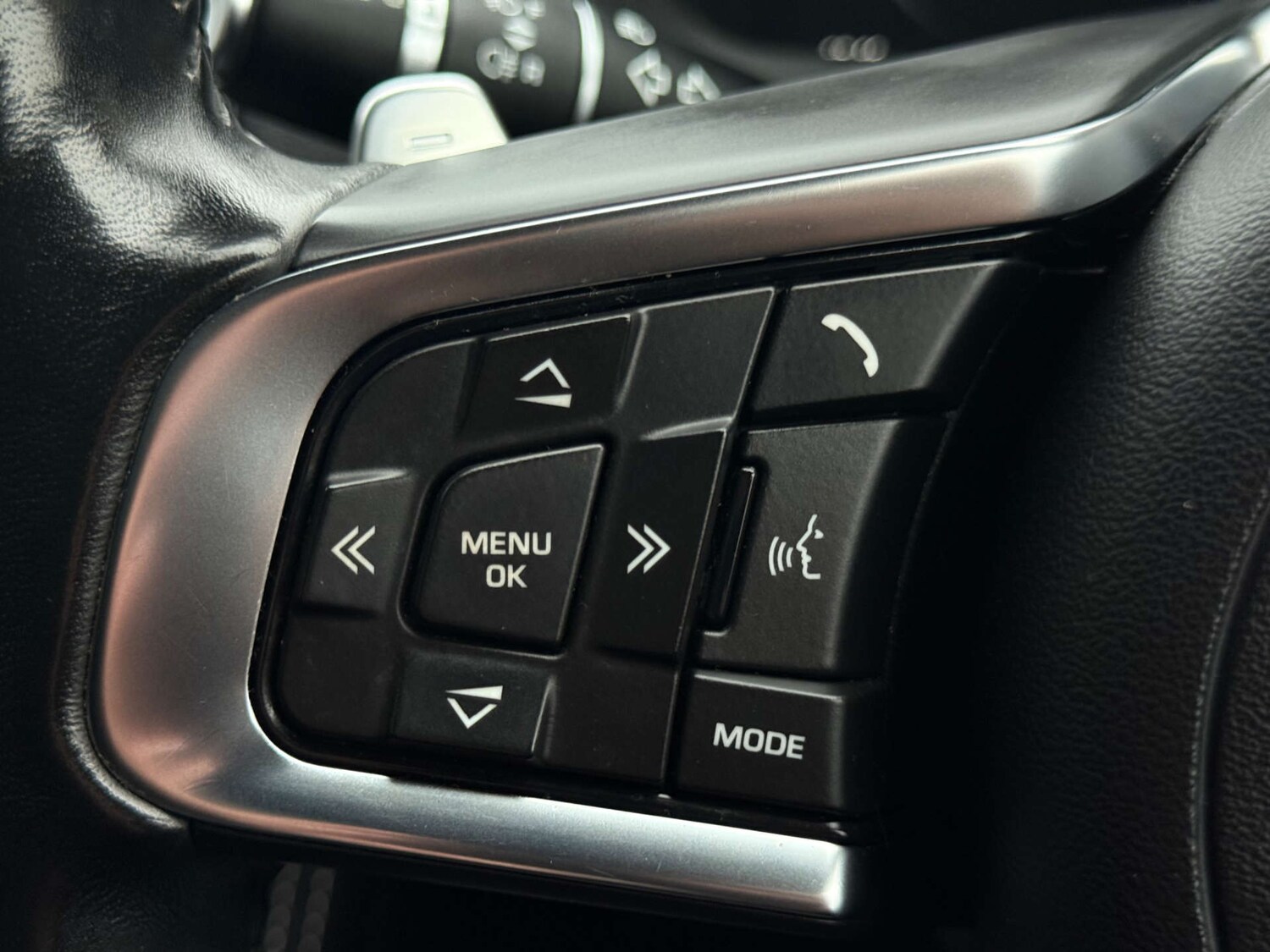 Used Jaguar F-Pace 2018 for sale - 77818832: Photo 24