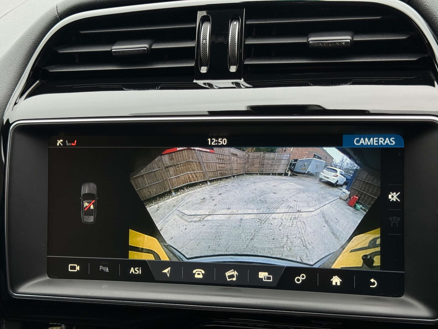 Used Jaguar F-Pace 2018 for sale - 77818832: Photo 3