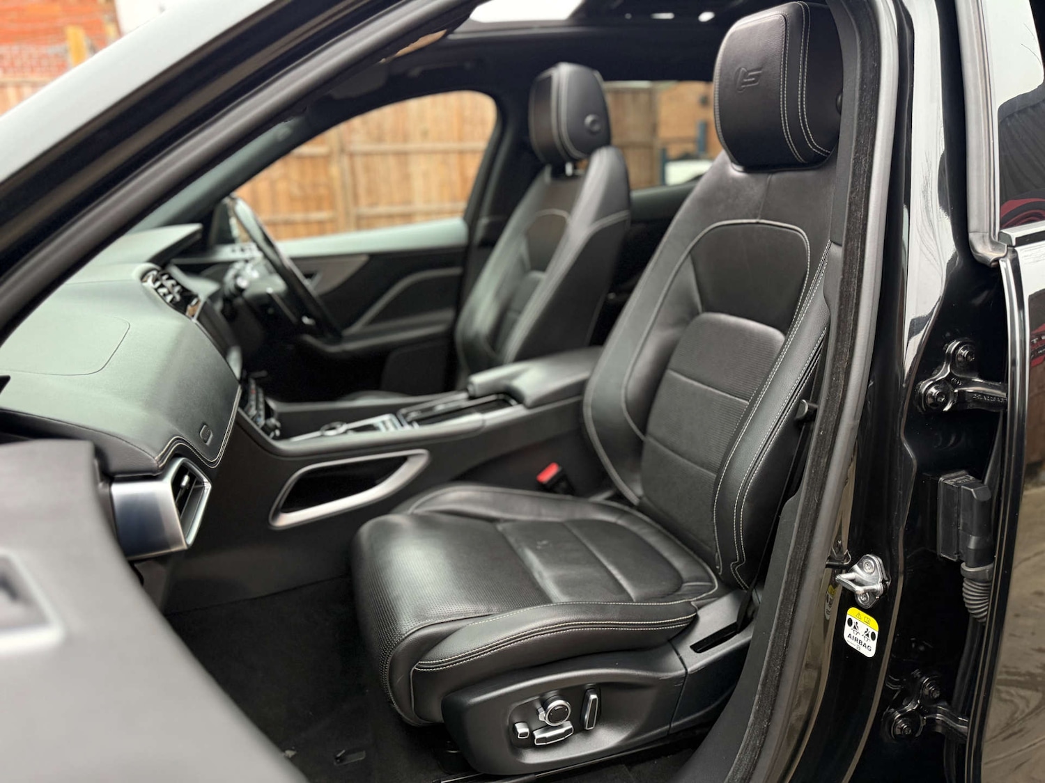 Used Jaguar F-Pace 2018 for sale - 77818832: Photo 49