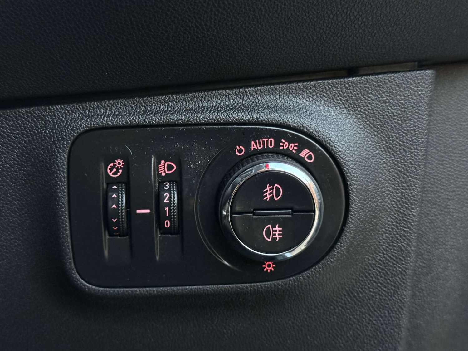 Used Vauxhall Corsa 2018 for sale - 76601676: Photo 21