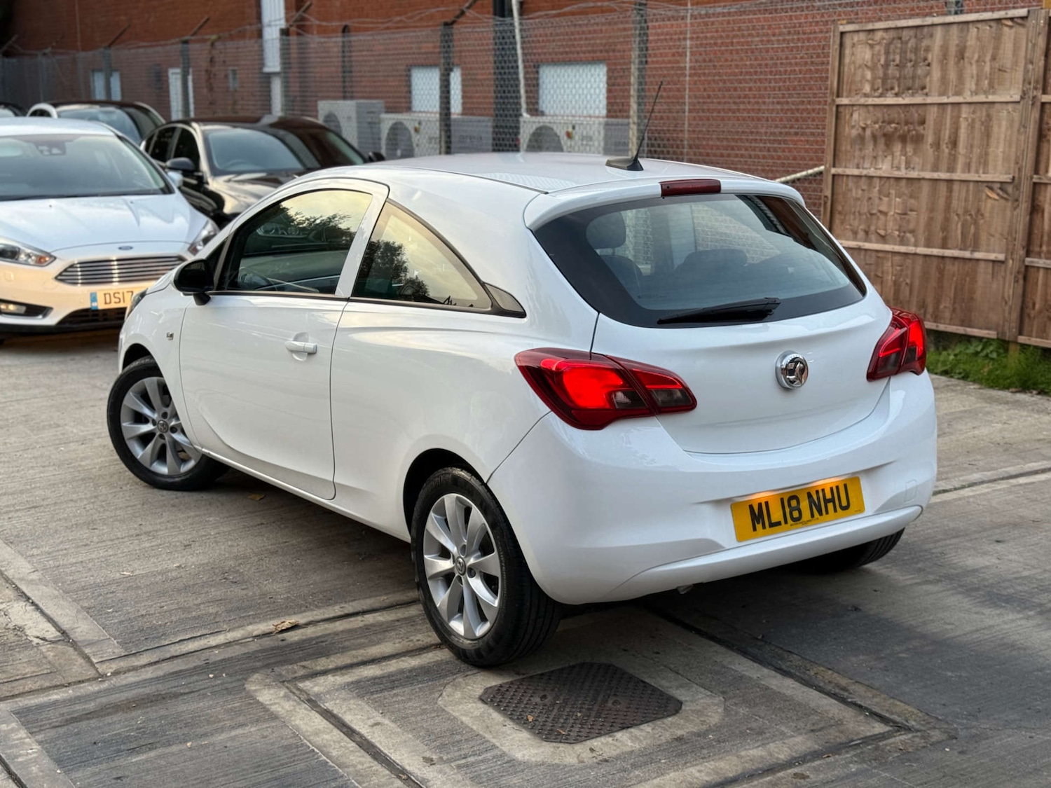 Used Vauxhall Corsa 2018 for sale - 76601676: Photo 3